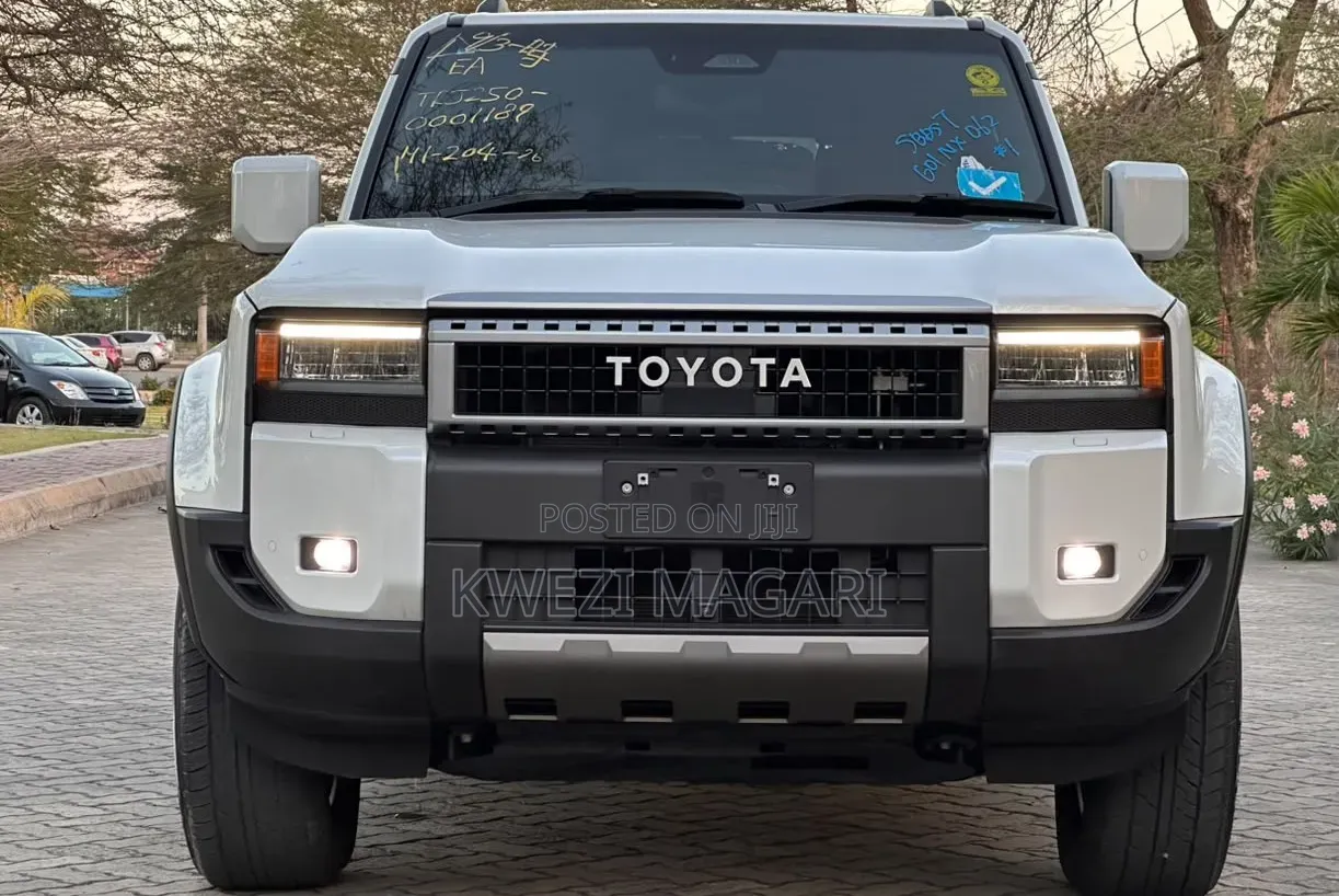 Toyota Land Cruiser Prado 2024 White