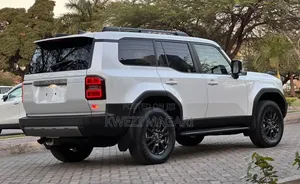 Toyota Land Cruiser Prado 2024 White