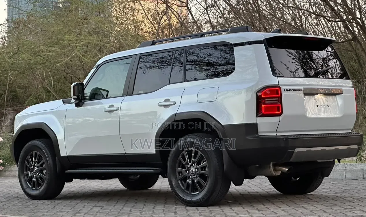 Toyota Land Cruiser Prado 2024 White