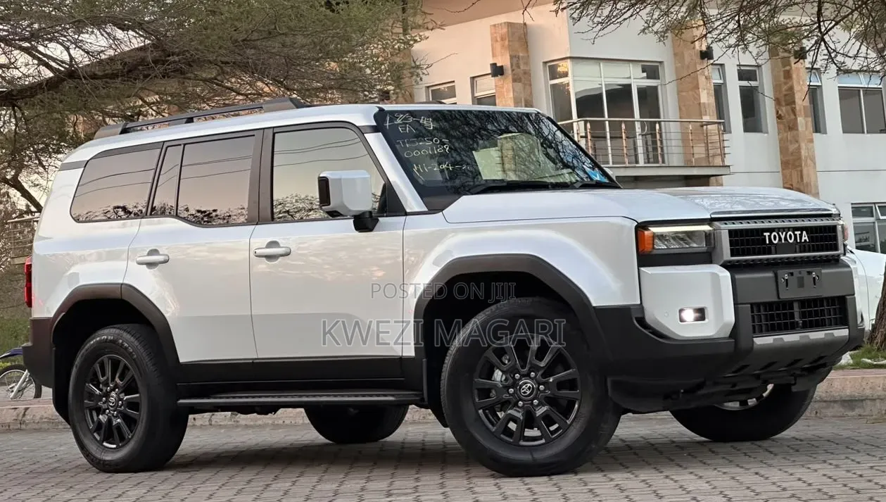 Toyota Land Cruiser Prado 2024 White