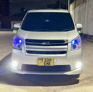 Toyota Noah 2009 Silver