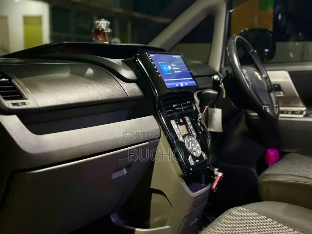 Toyota Noah 2009 Silver