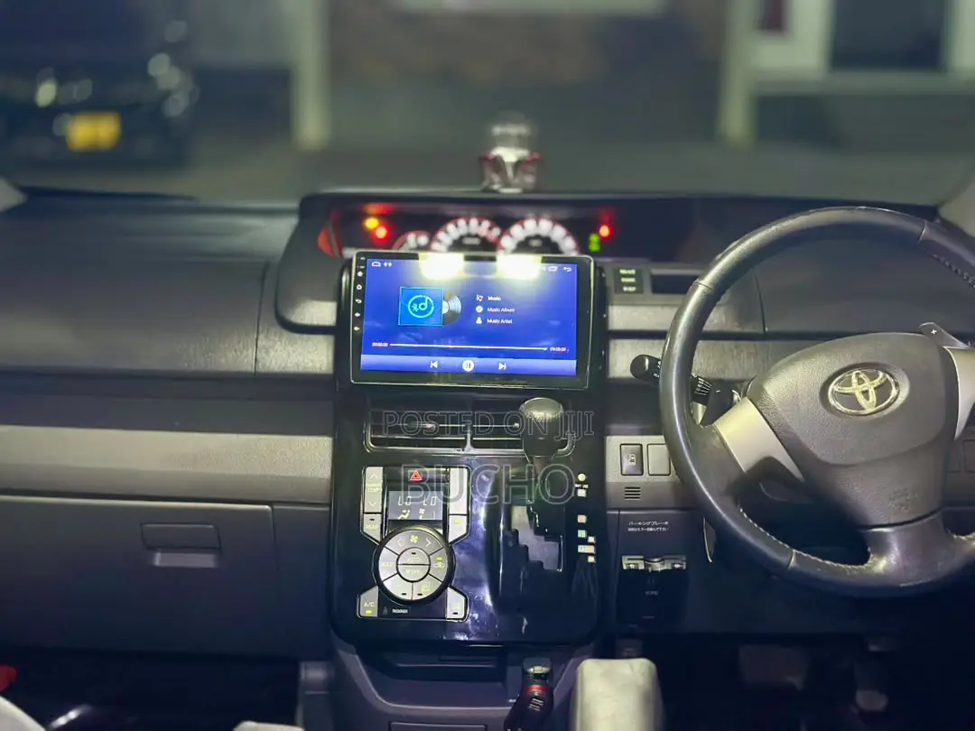Toyota Noah 2009 Silver