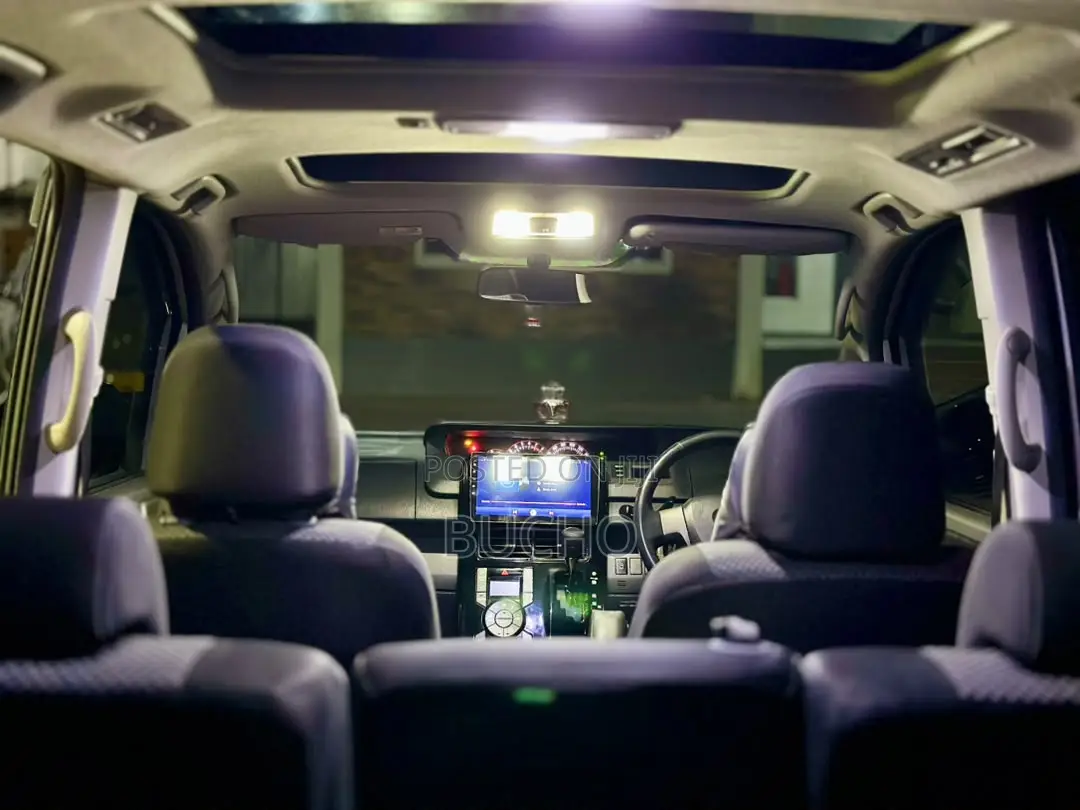 Toyota Noah 2009 Silver