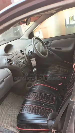 Toyota Vitz 2005 Black