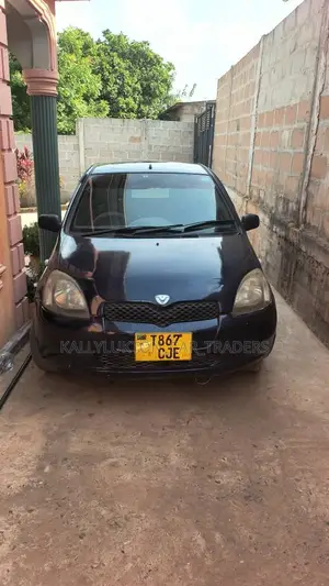 Toyota Vitz 2005 Black