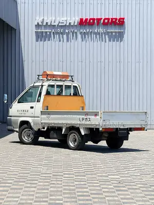 Toyota TownAce 2002 White