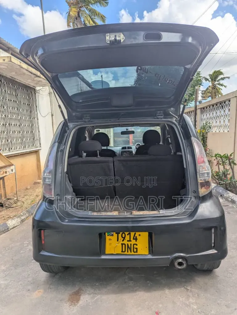 Toyota Passo 2005 Black