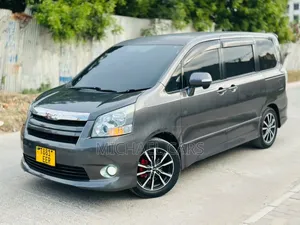 Toyota Noah 2009 Gray