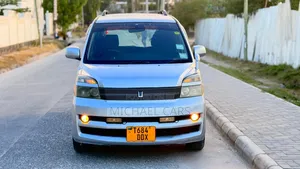 Toyota Noah 2005 Silver