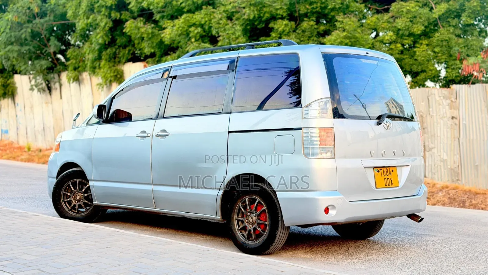Toyota Noah 2005 Silver