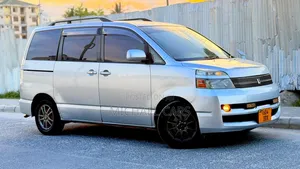 Toyota Noah 2005 Silver