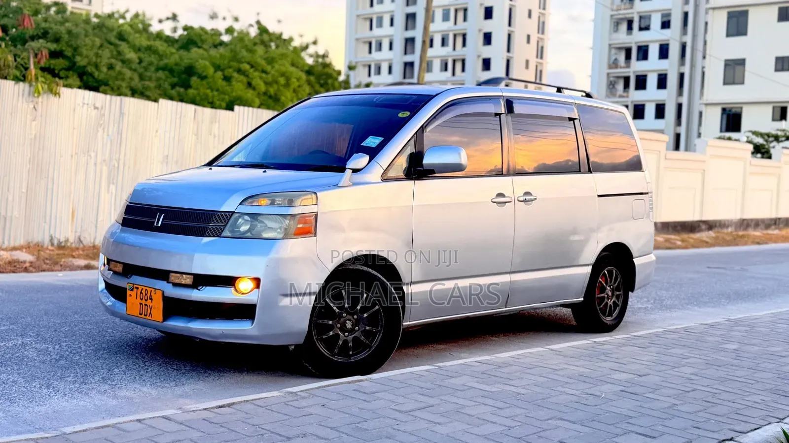 Toyota Noah 2005 Silver