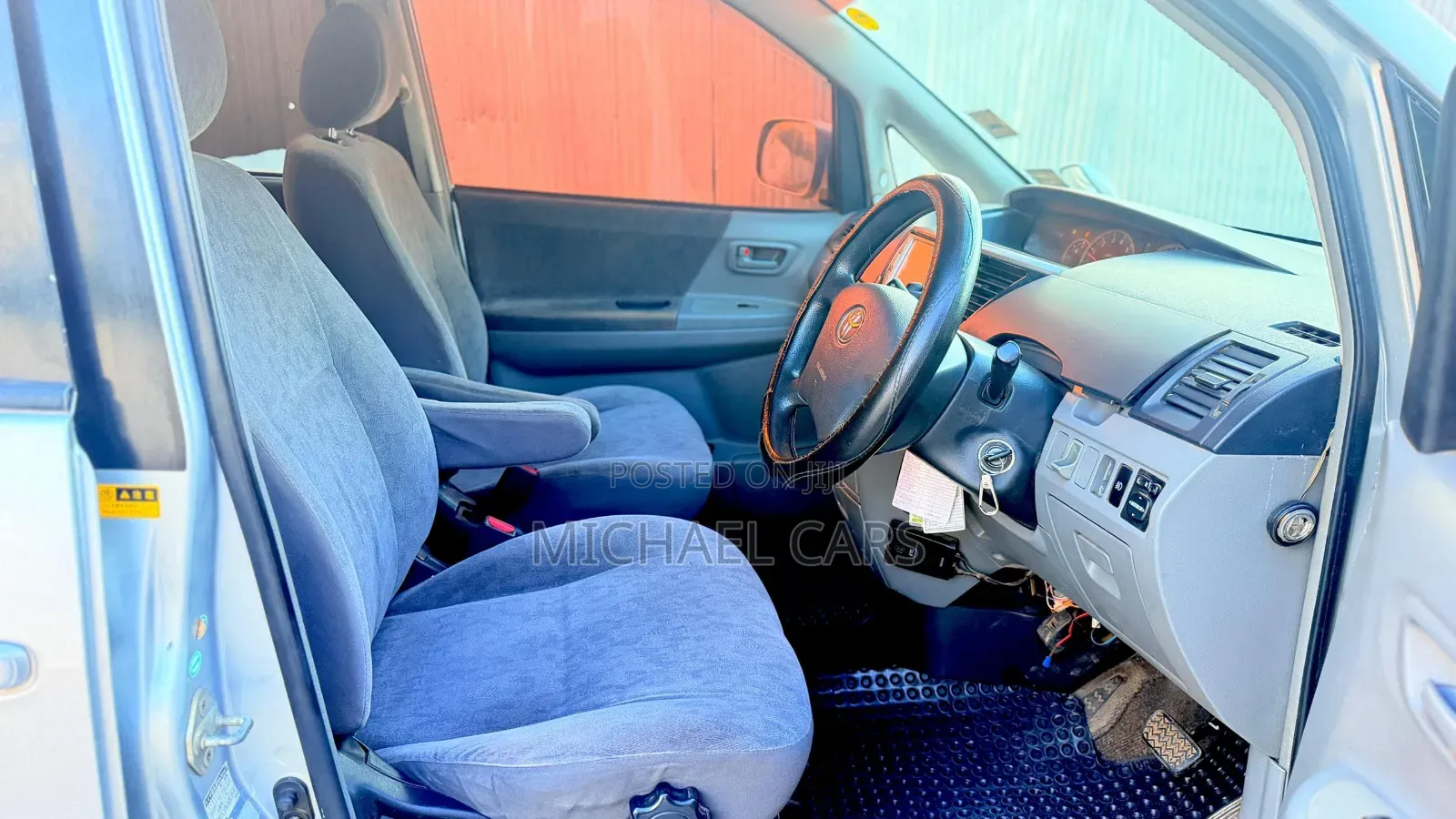 Toyota Noah 2005 Silver