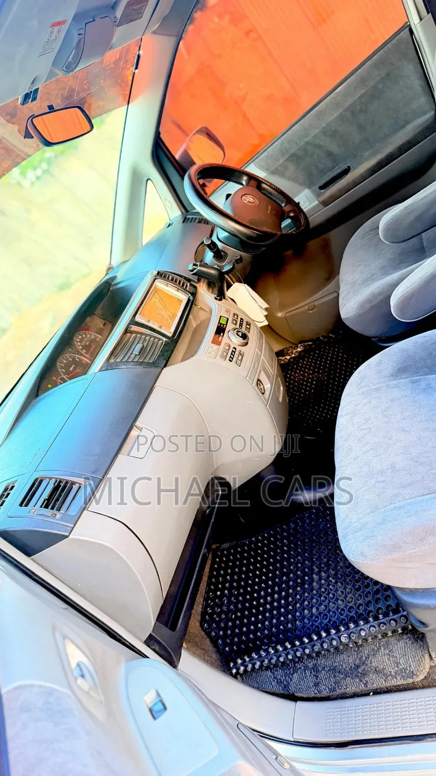 Toyota Noah 2005 Silver