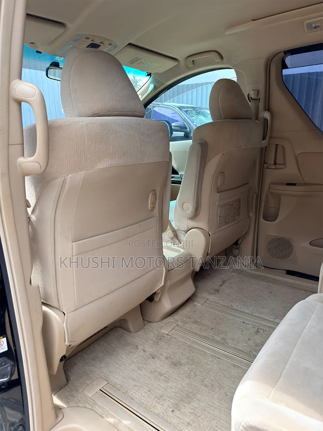 Toyota Alphard 2010