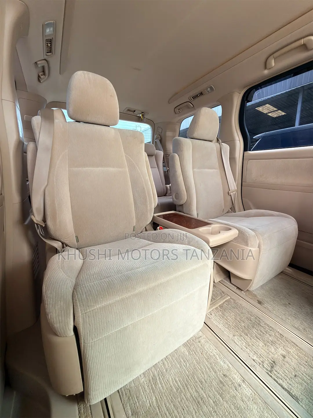 Toyota Alphard 2010