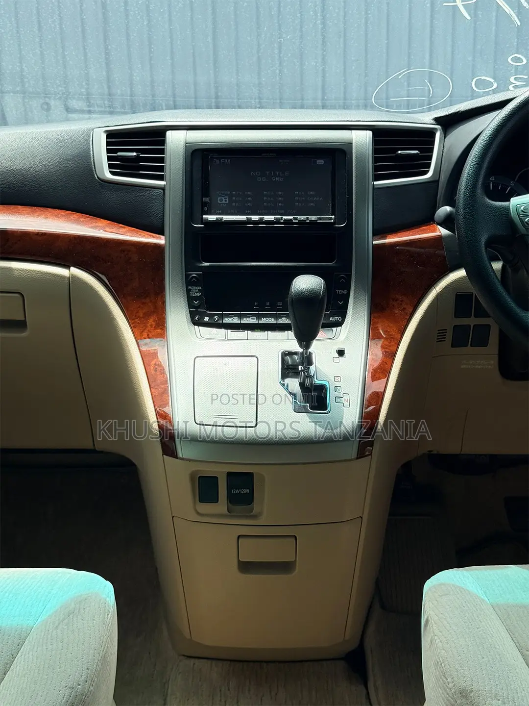 Toyota Alphard 2010