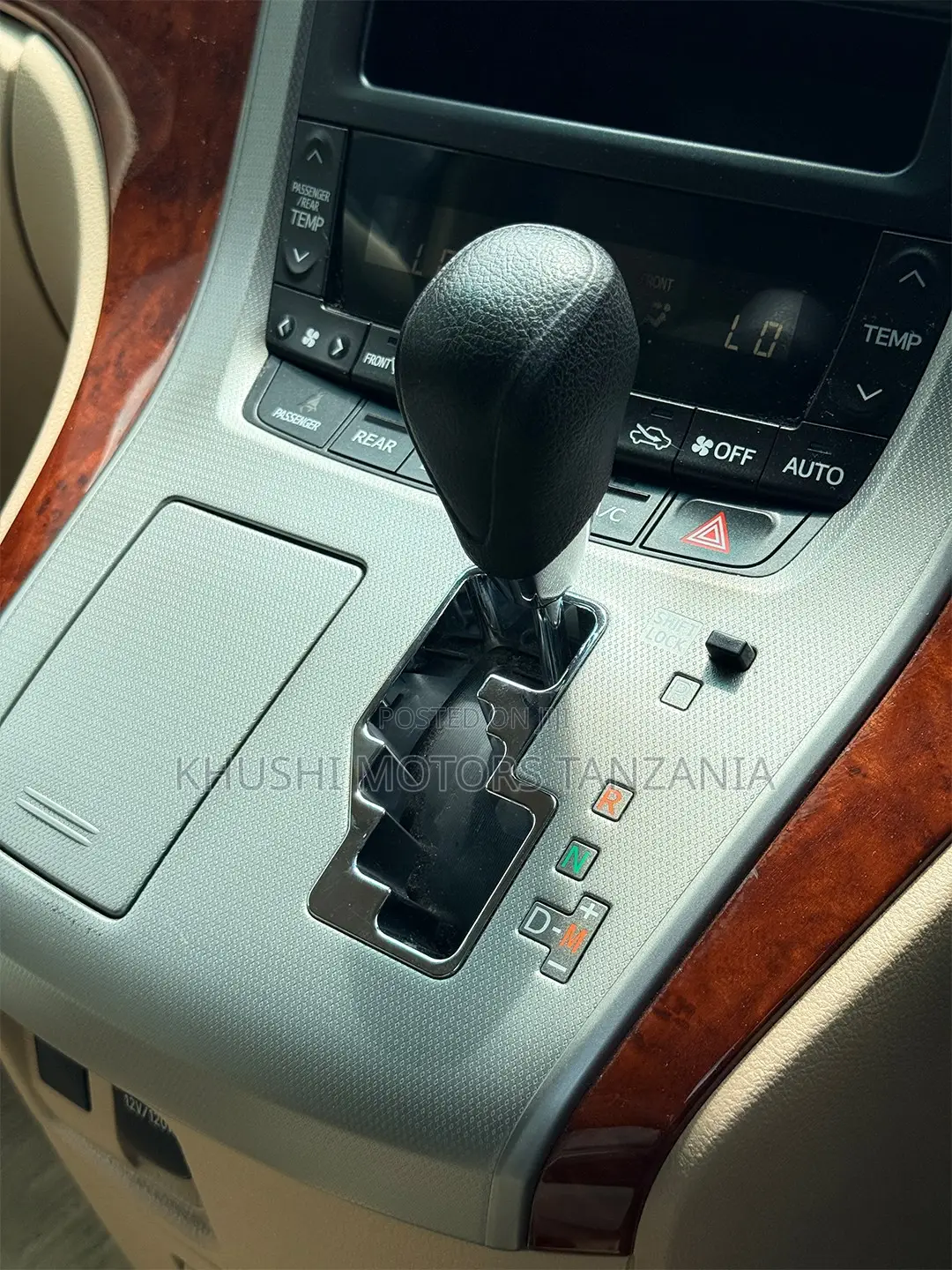 Toyota Alphard 2010