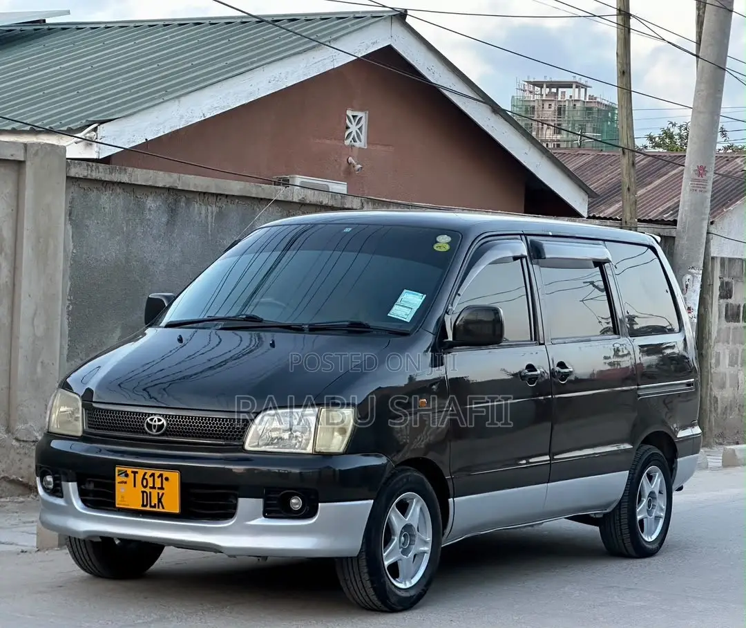 Toyota Noah 2.0 FWD (8 Seater) 2001 Black