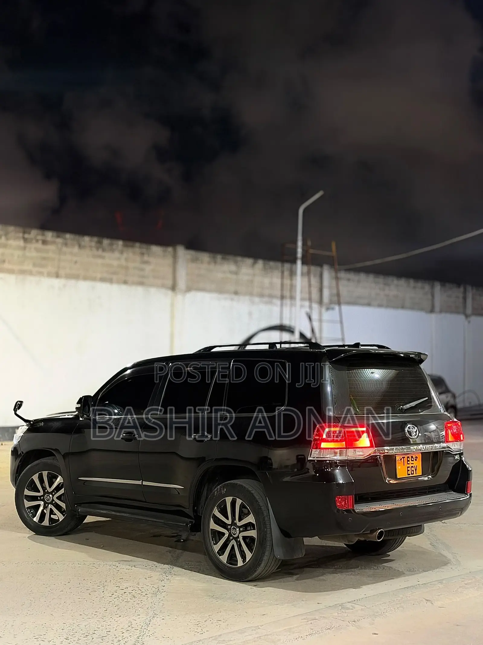 Toyota Land Cruiser 4.6 V8 AX 2017 Matt Black