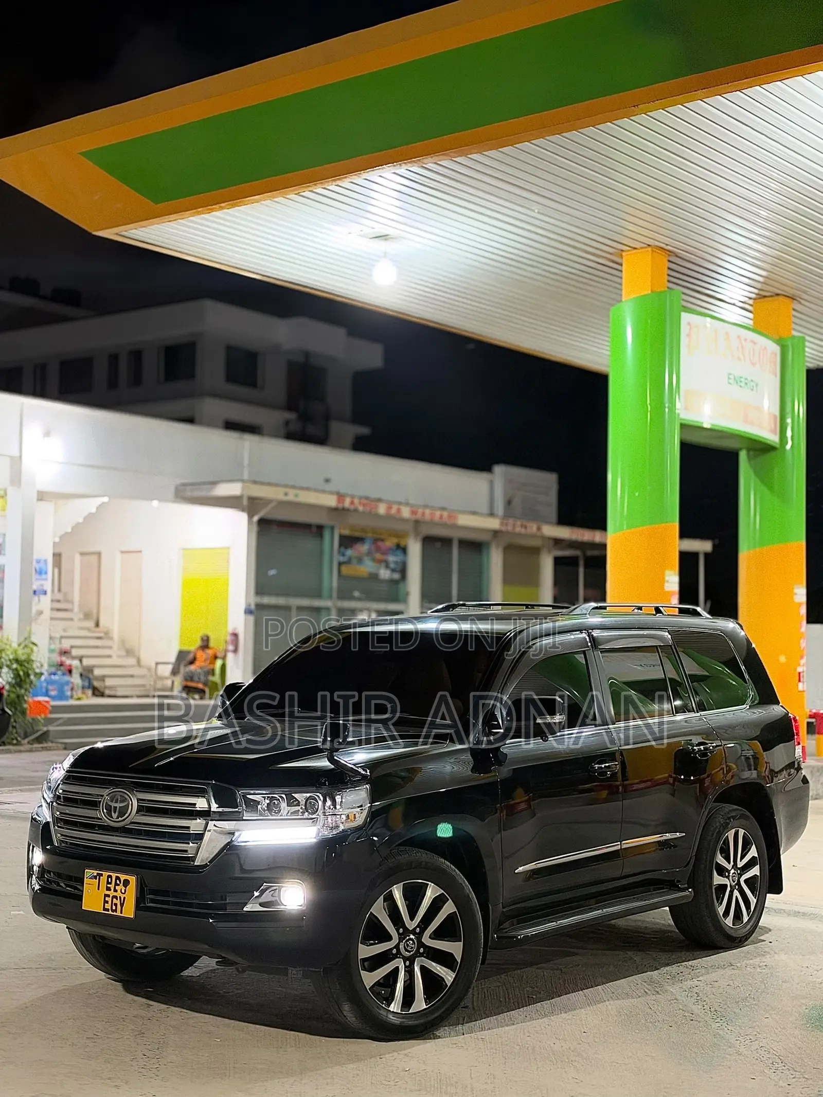 Toyota Land Cruiser 4.6 V8 AX 2017 Matt Black