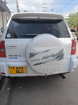Toyota RAV4 2005 White