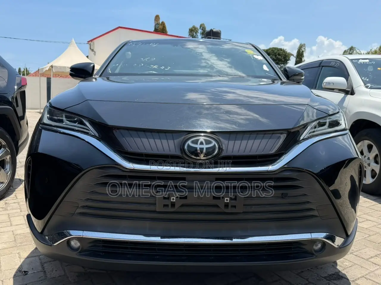 Toyota Harrier 2.0 2020 Black
