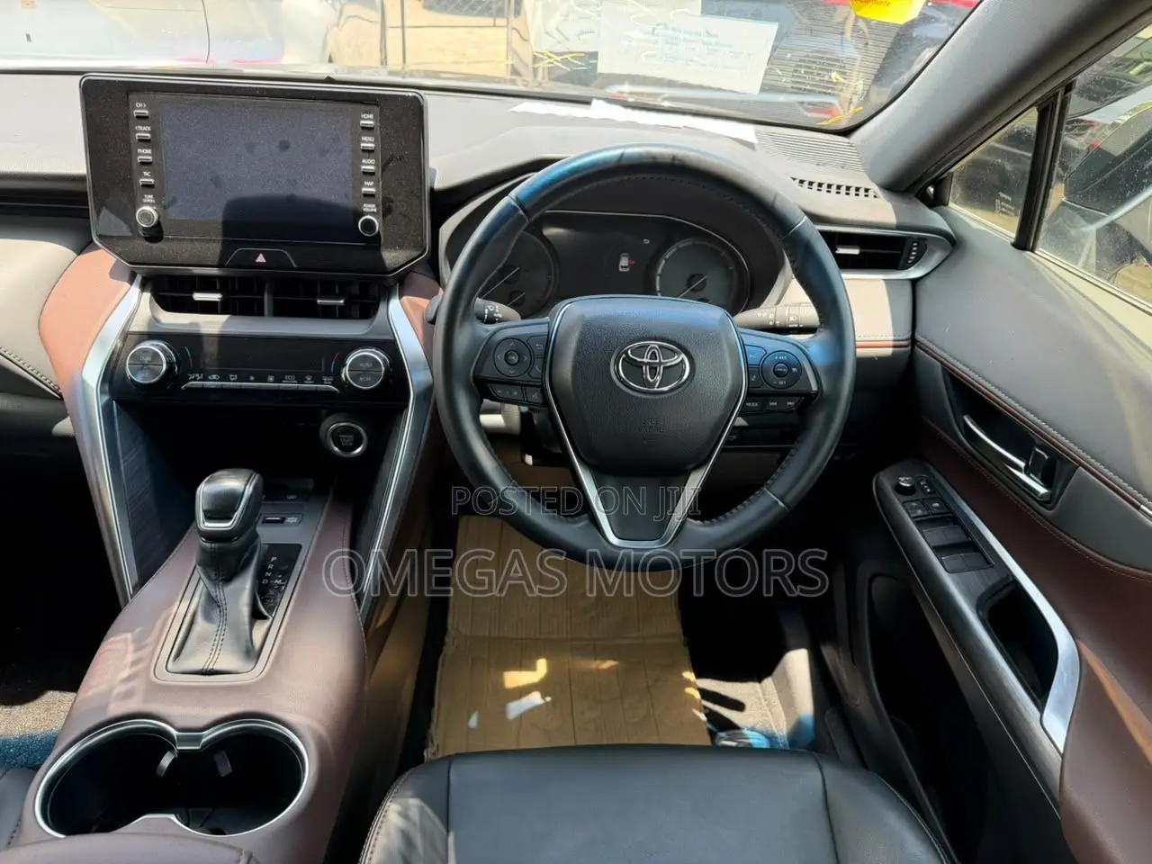 Toyota Harrier 2.0 2020 Black