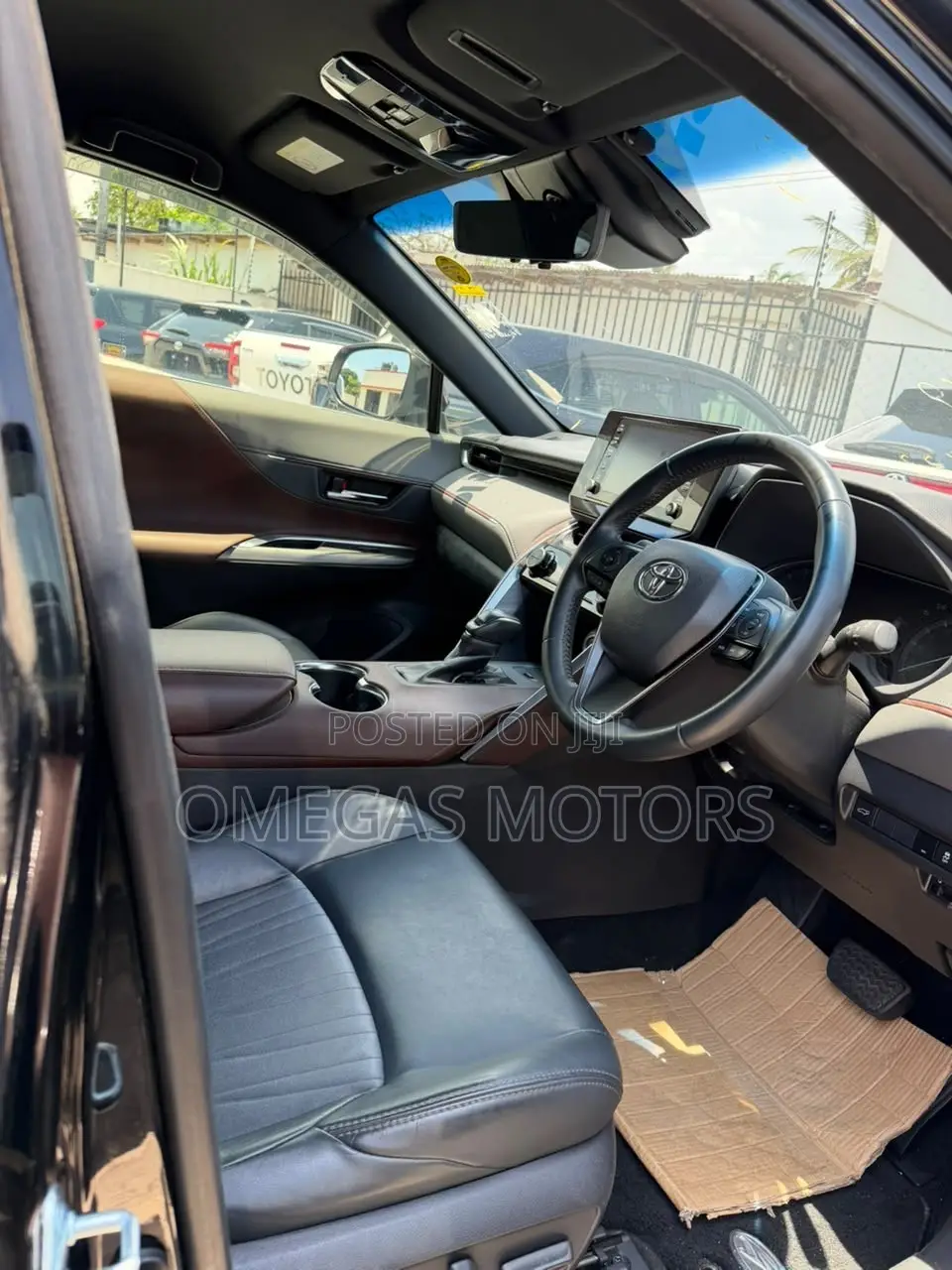 Toyota Harrier 2.0 2020 Black