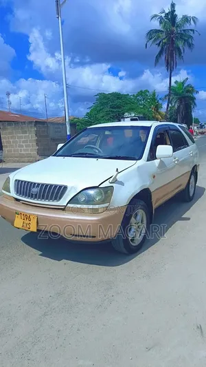 Toyota Harrier 2001 White