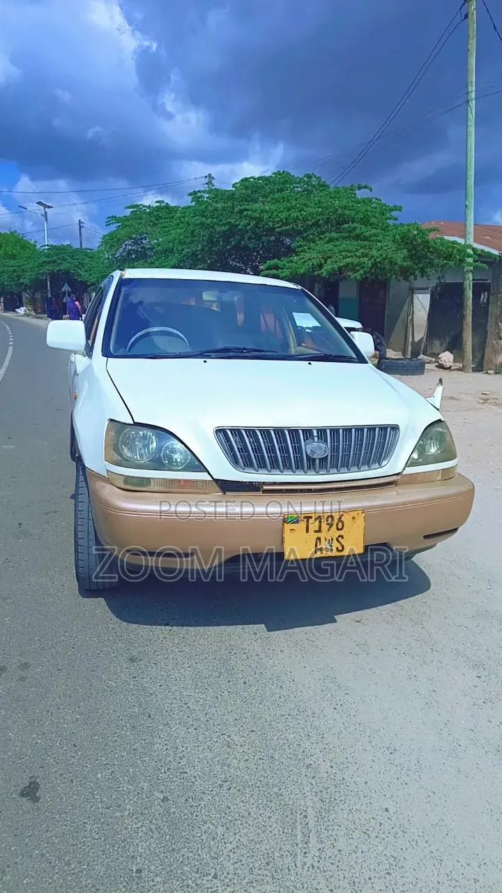 Toyota Harrier 2001 White