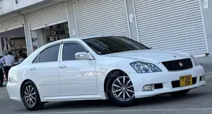 Toyota Crown 2006 White
