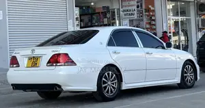 Toyota Crown 2006 White