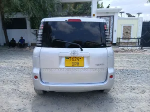 Toyota Sienta 1.5 AWD 2005 Silver