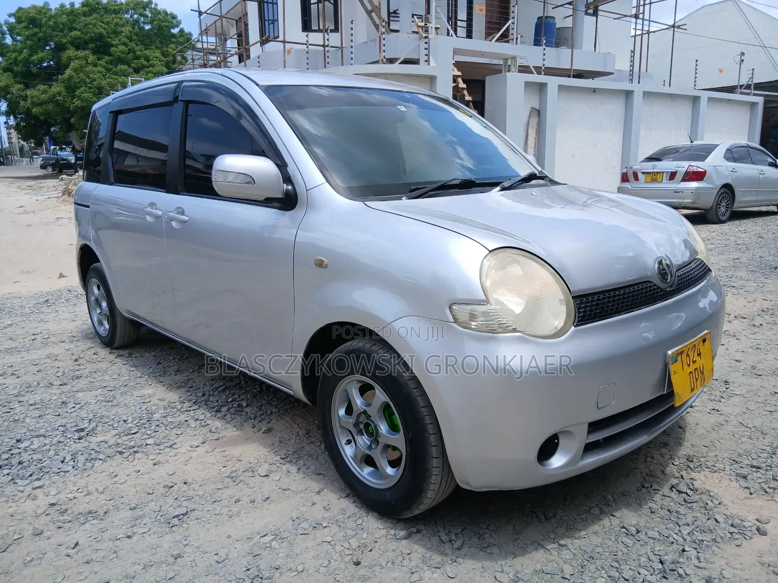 Toyota Sienta 1.5 AWD 2005 Silver