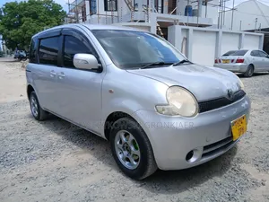 Toyota Sienta 1.5 AWD 2005 Silver