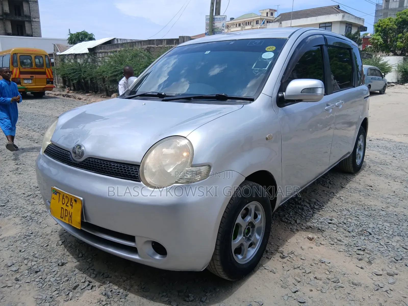 Toyota Sienta 1.5 AWD 2005 Silver