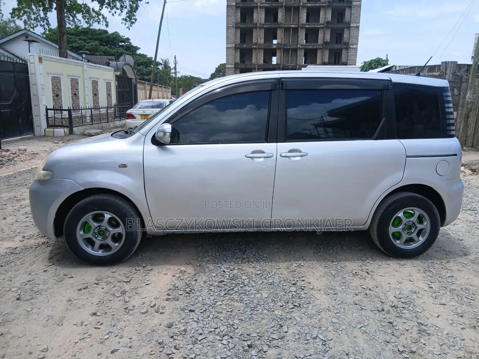 Toyota Sienta 1.5 AWD 2005 Silver