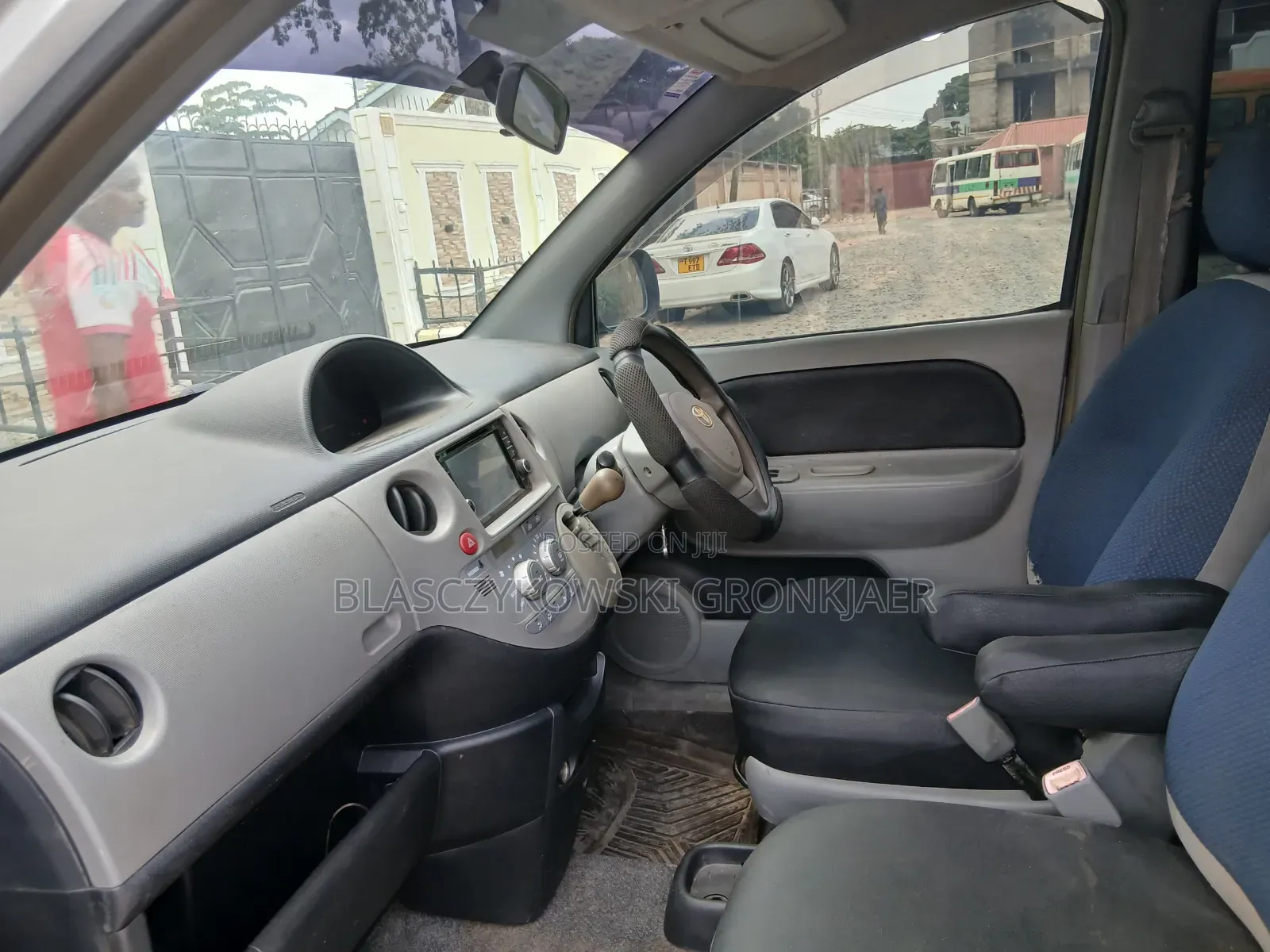 Toyota Sienta 1.5 AWD 2005 Silver