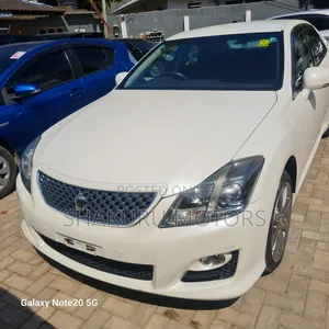 Toyota Crown 2009 White