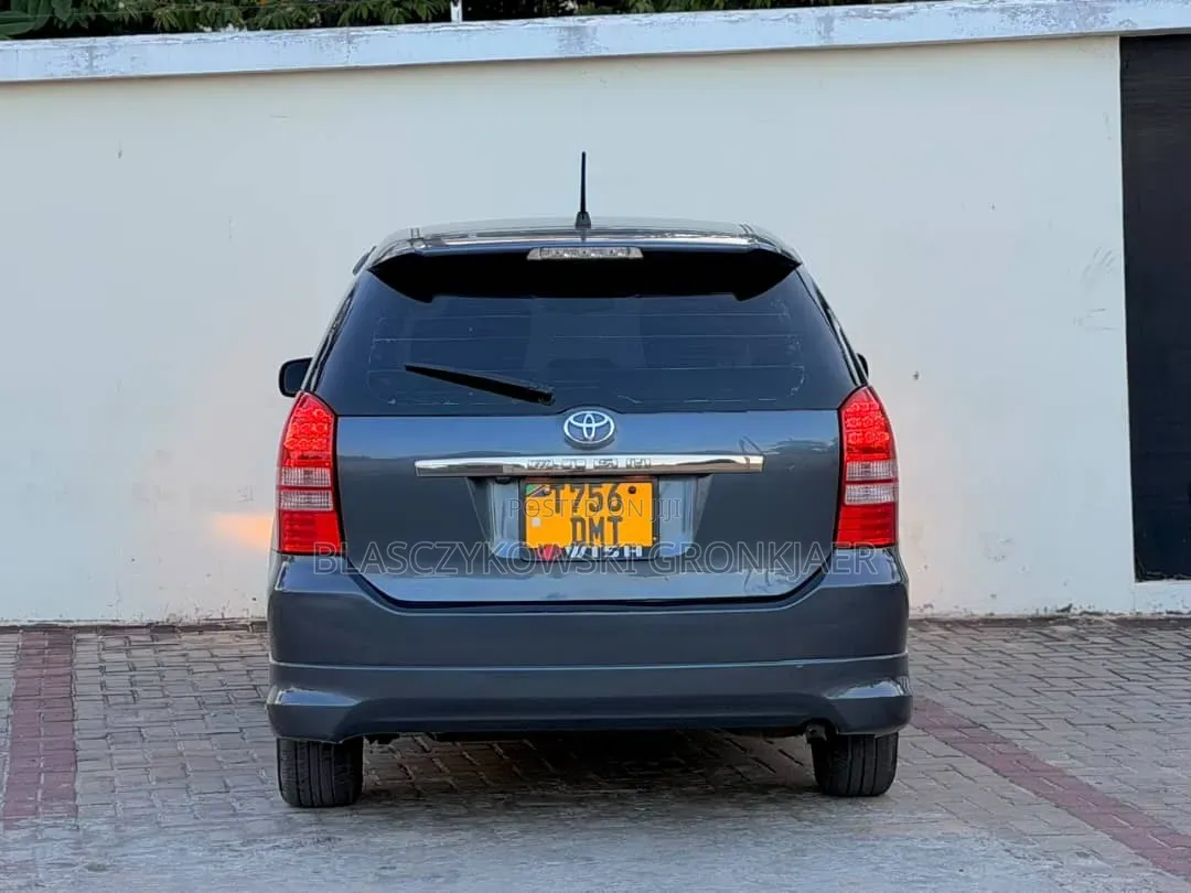 Toyota Wish 2005 Gray
