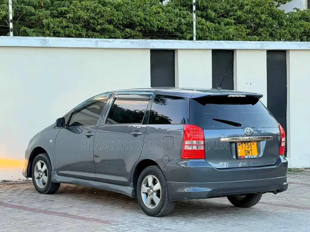 Toyota Wish 2005 Gray