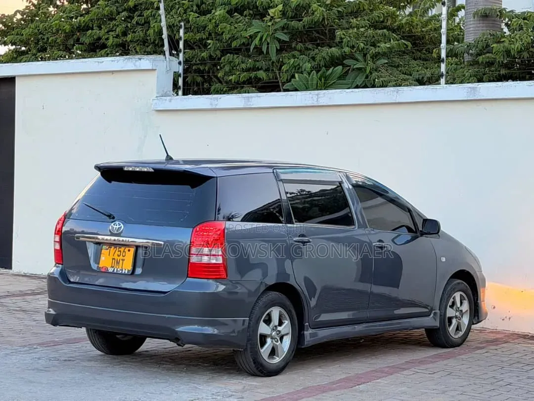 Toyota Wish 2005 Gray