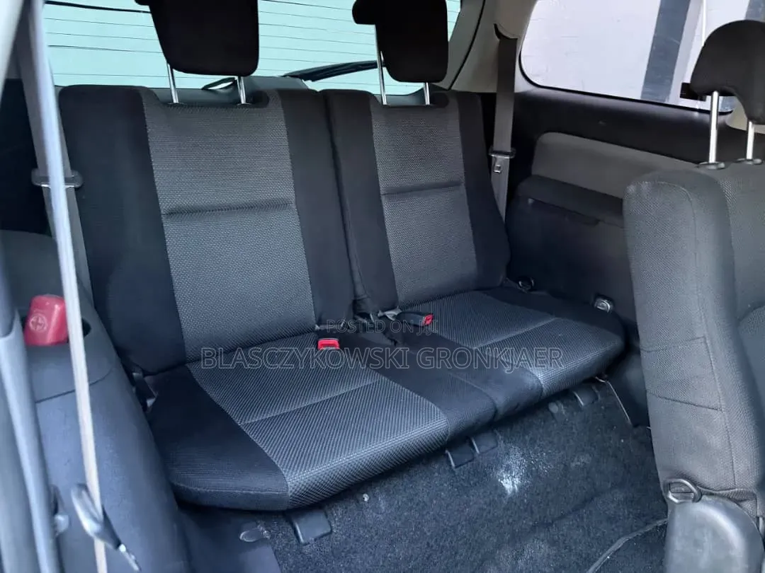Toyota Wish 2005 Gray