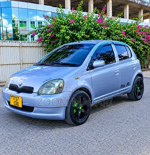 Toyota Vitz 2002 Blue