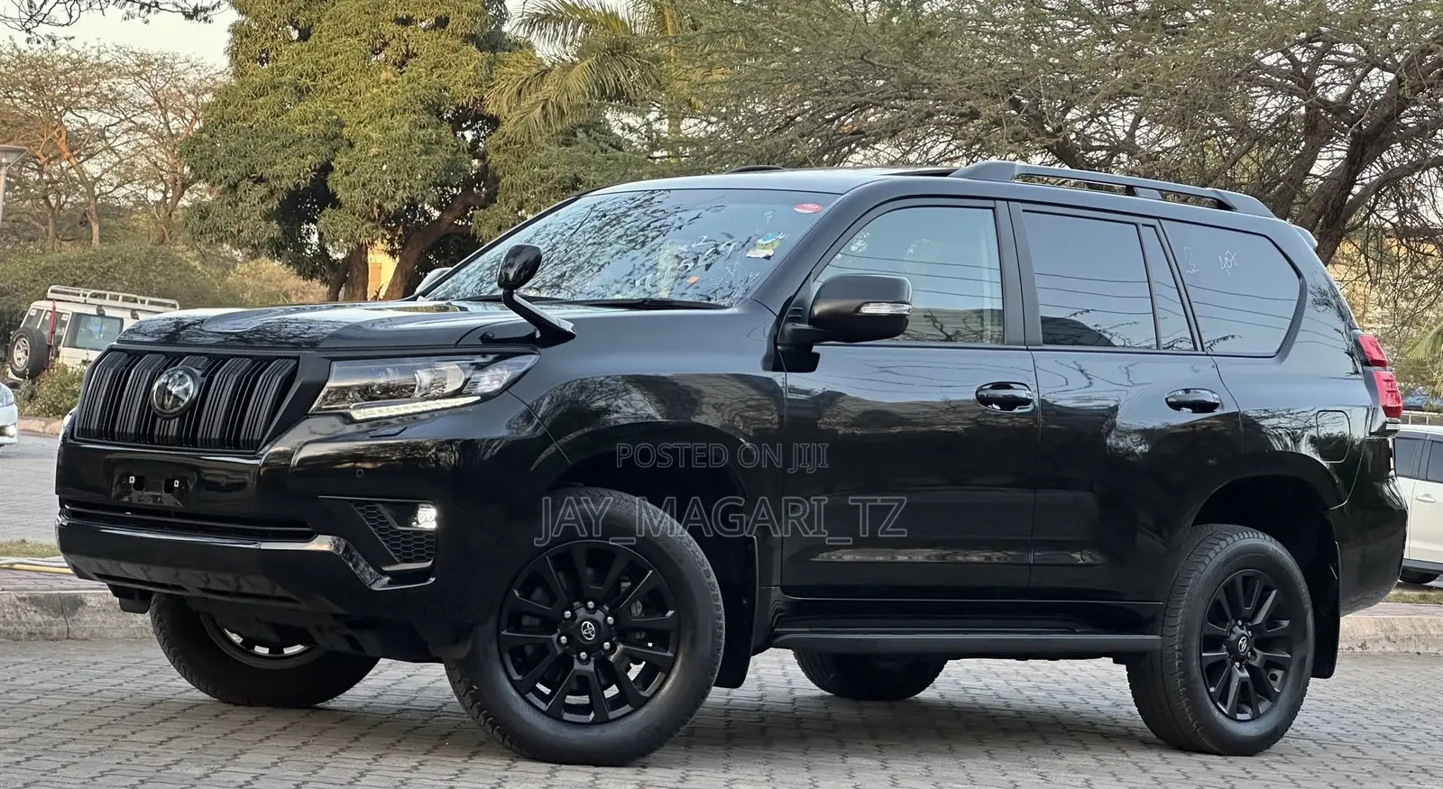Toyota Land Cruiser Prado 2023 Black