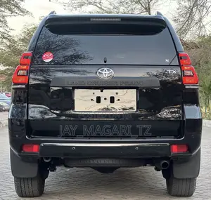 Toyota Land Cruiser Prado 2023 Black