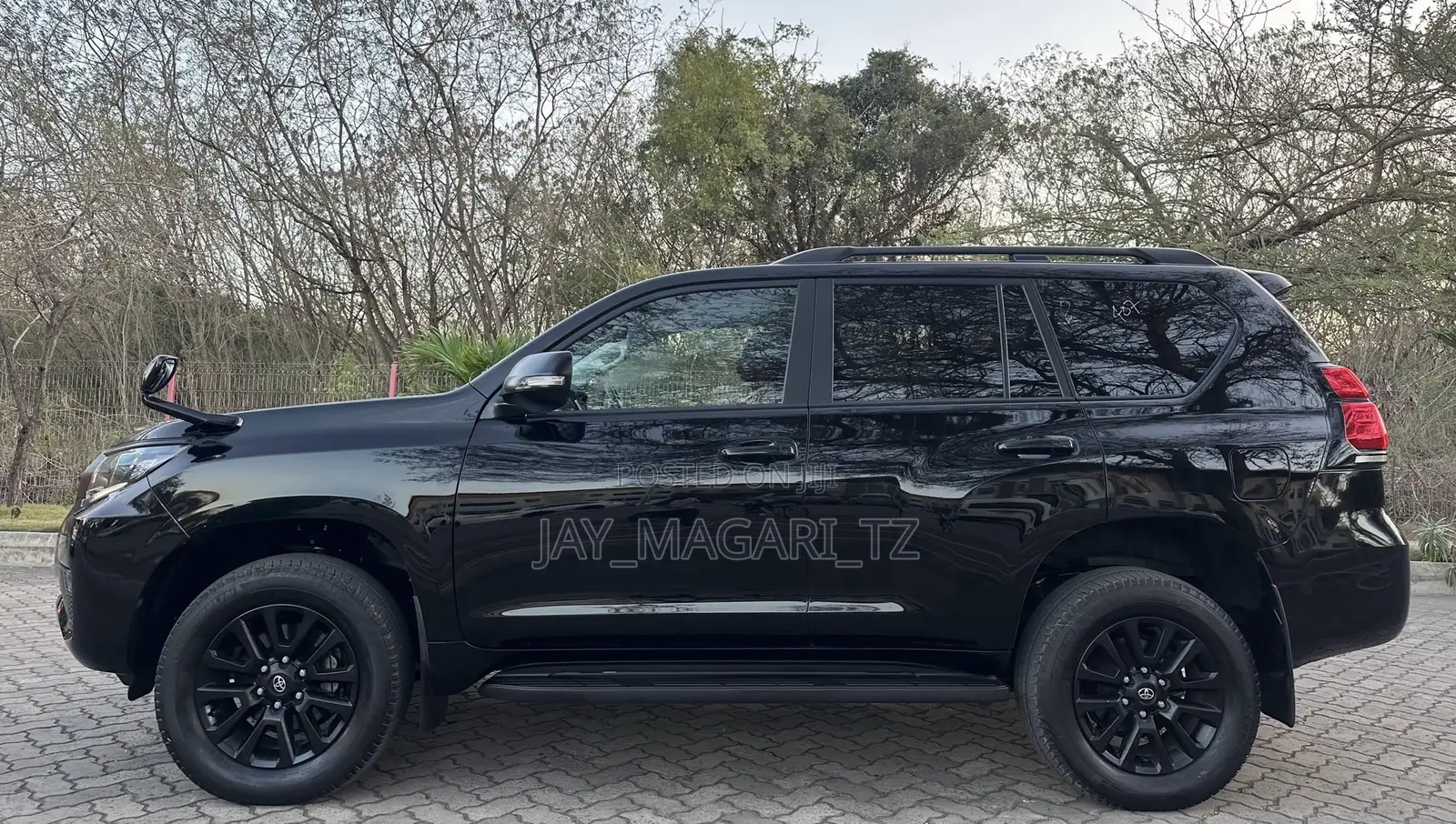 Toyota Land Cruiser Prado 2023 Black