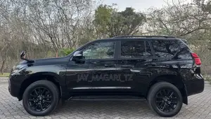 Toyota Land Cruiser Prado 2023 Black